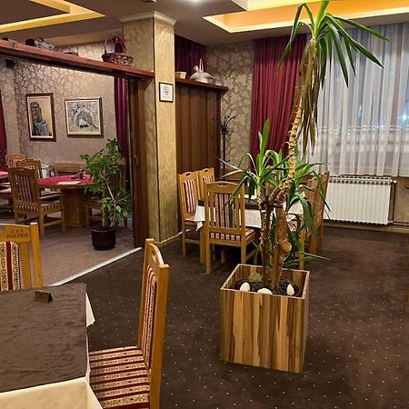 Hotel Dva Goluba Pale Kültér fotó