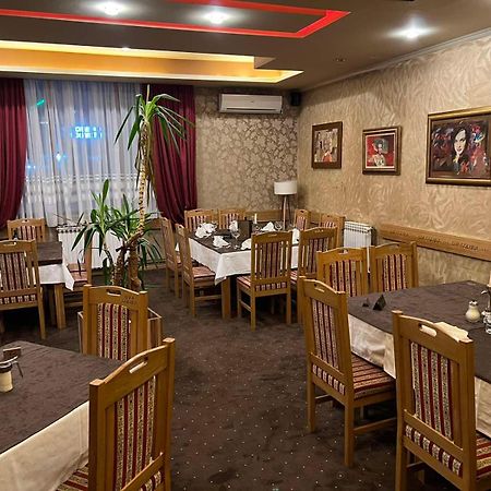 Hotel Dva Goluba Pale Kültér fotó