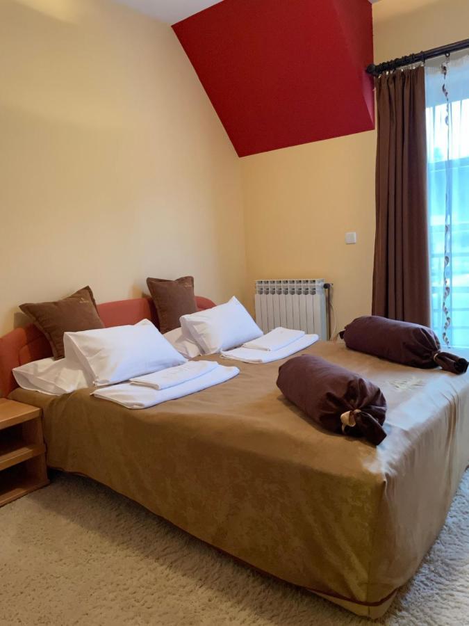 Hotel Dva Goluba Pale Kültér fotó
