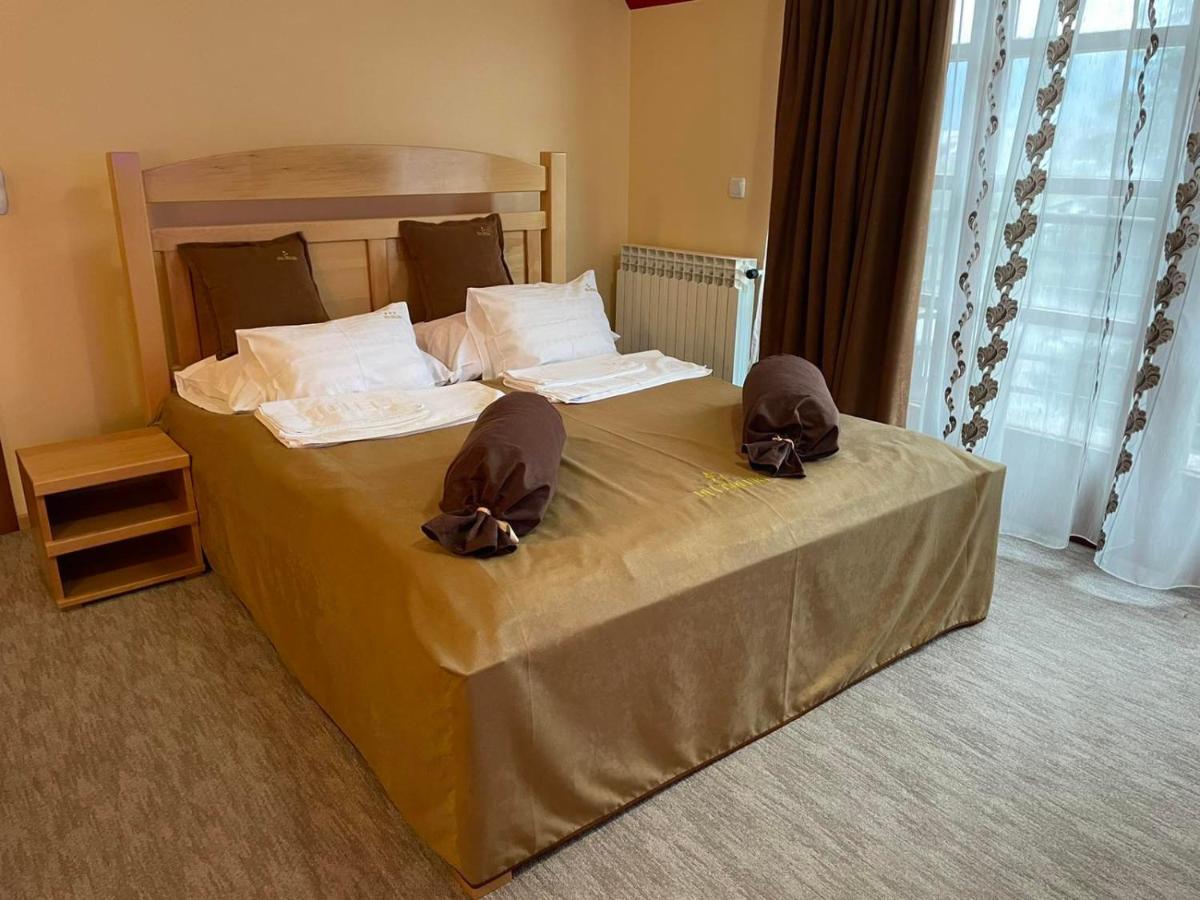 Hotel Dva Goluba Pale Kültér fotó