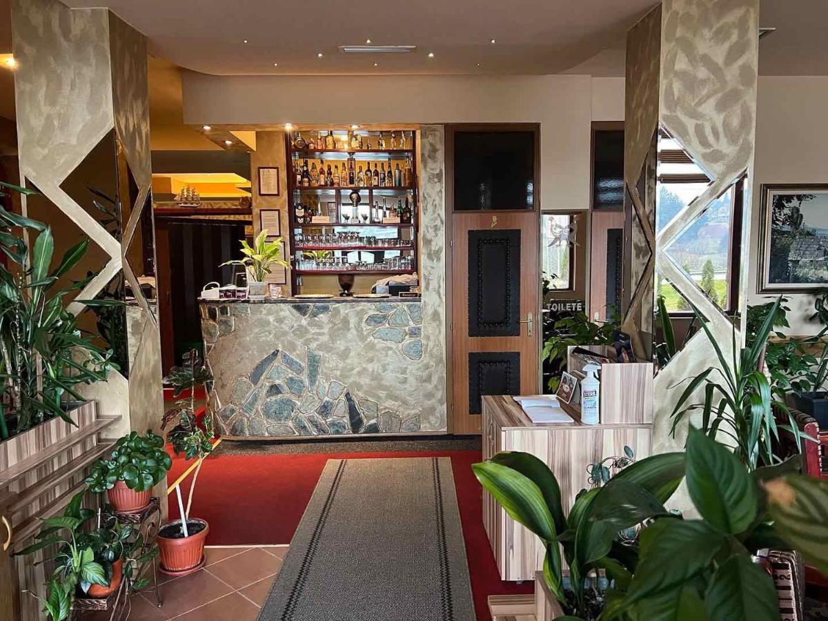 Hotel Dva Goluba Pale Kültér fotó