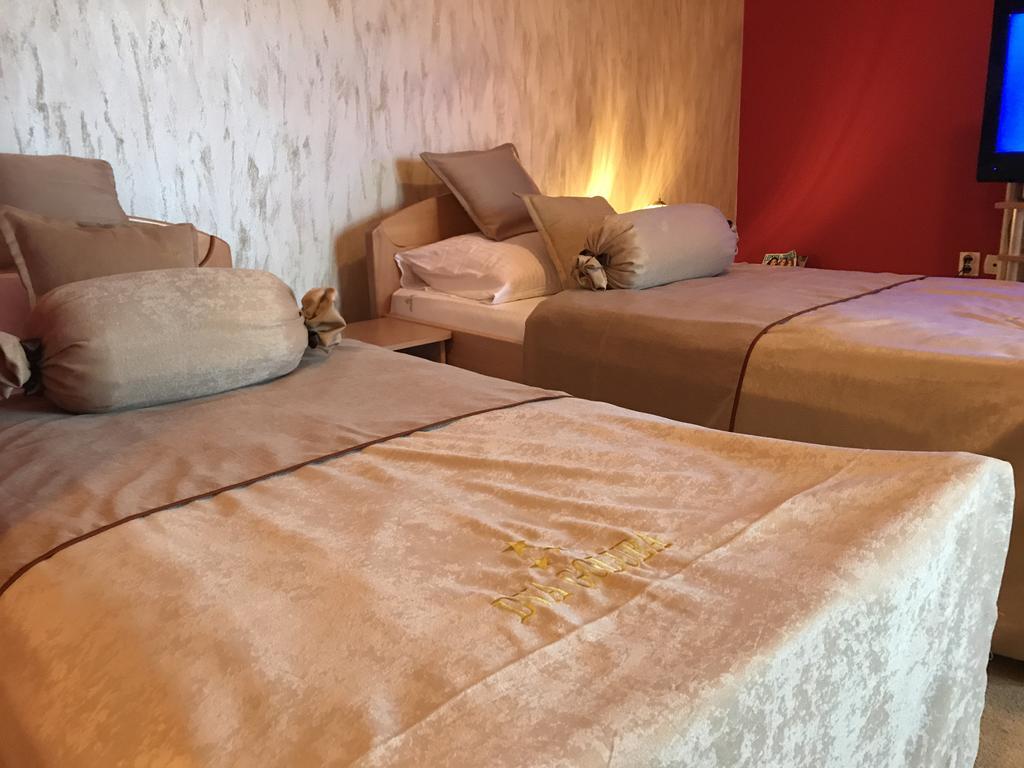 Hotel Dva Goluba Pale Kültér fotó