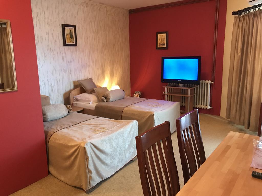 Hotel Dva Goluba Pale Kültér fotó