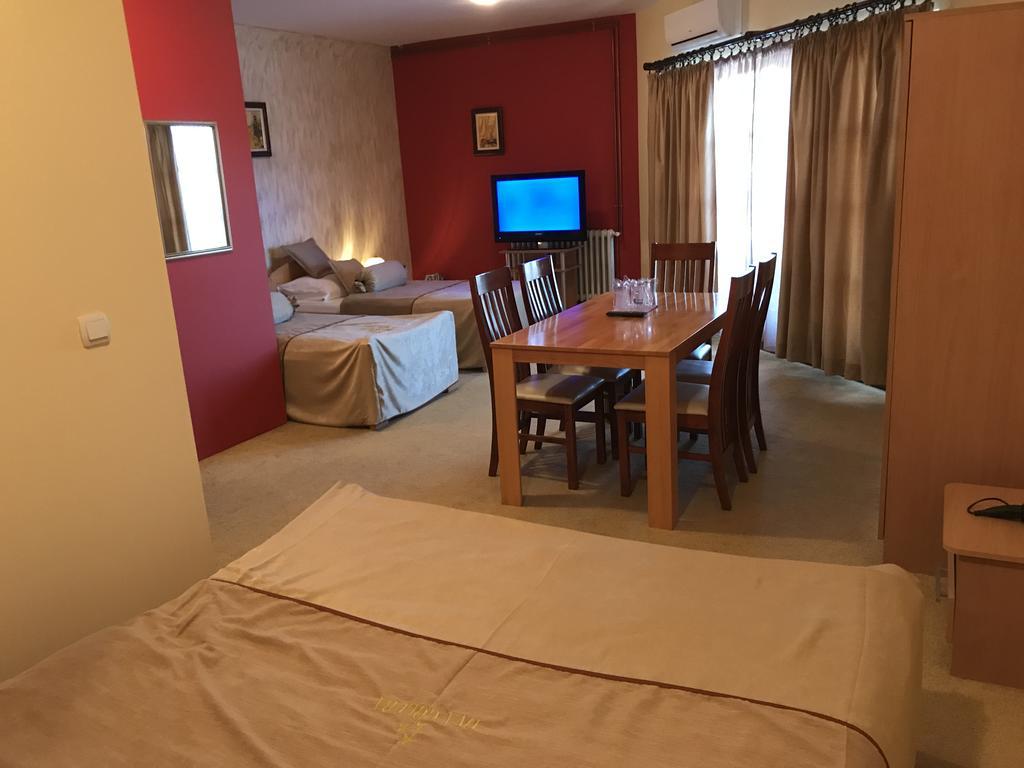 Hotel Dva Goluba Pale Kültér fotó