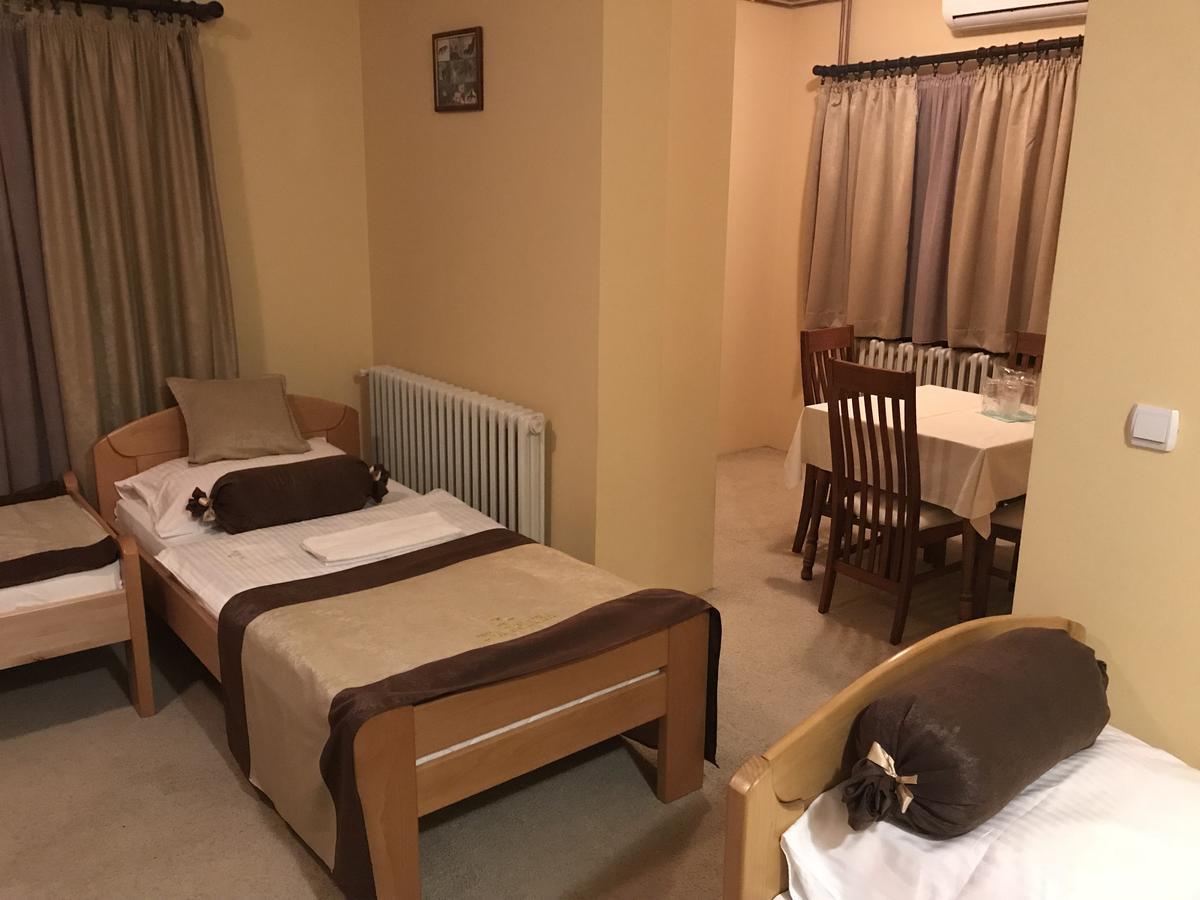 Hotel Dva Goluba Pale Kültér fotó