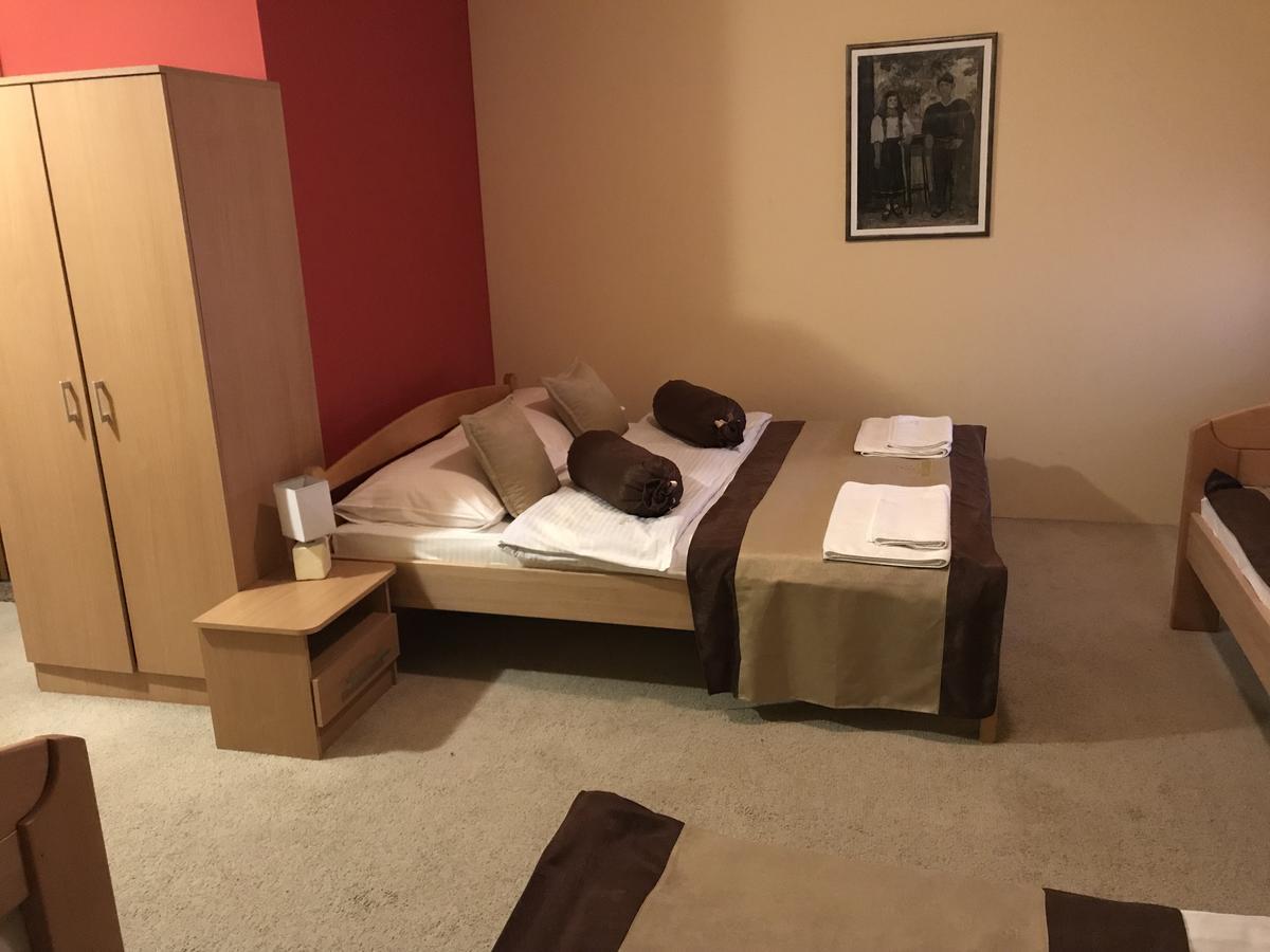 Hotel Dva Goluba Pale Kültér fotó