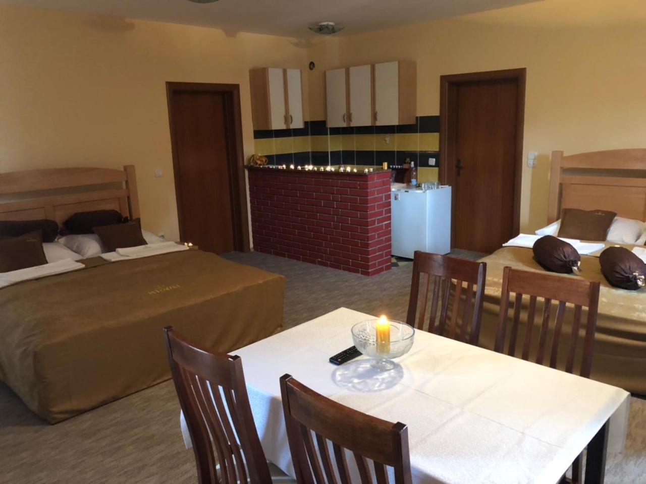 Hotel Dva Goluba Pale Kültér fotó